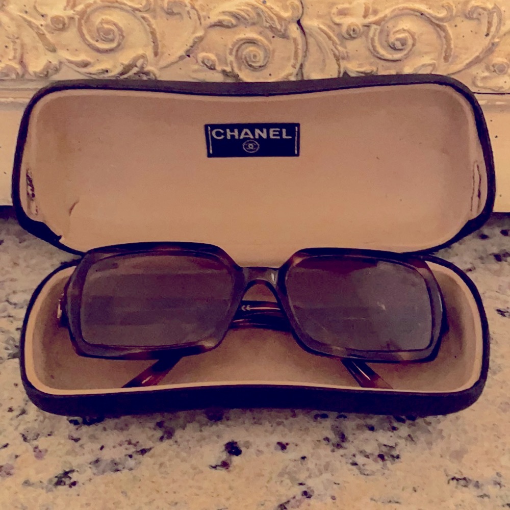 🟡 VINTAGE CHANEL PRESCRIPTION SUNGLASSES & CASE